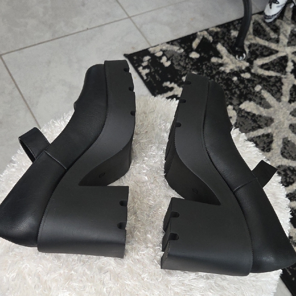 Madden Girl Black Platform Mary Jane Pumps - Picture 7 of 10